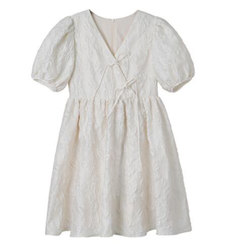 夏季法式复古提花色织布裙子肌理感白色盘扣v领连衣裙女